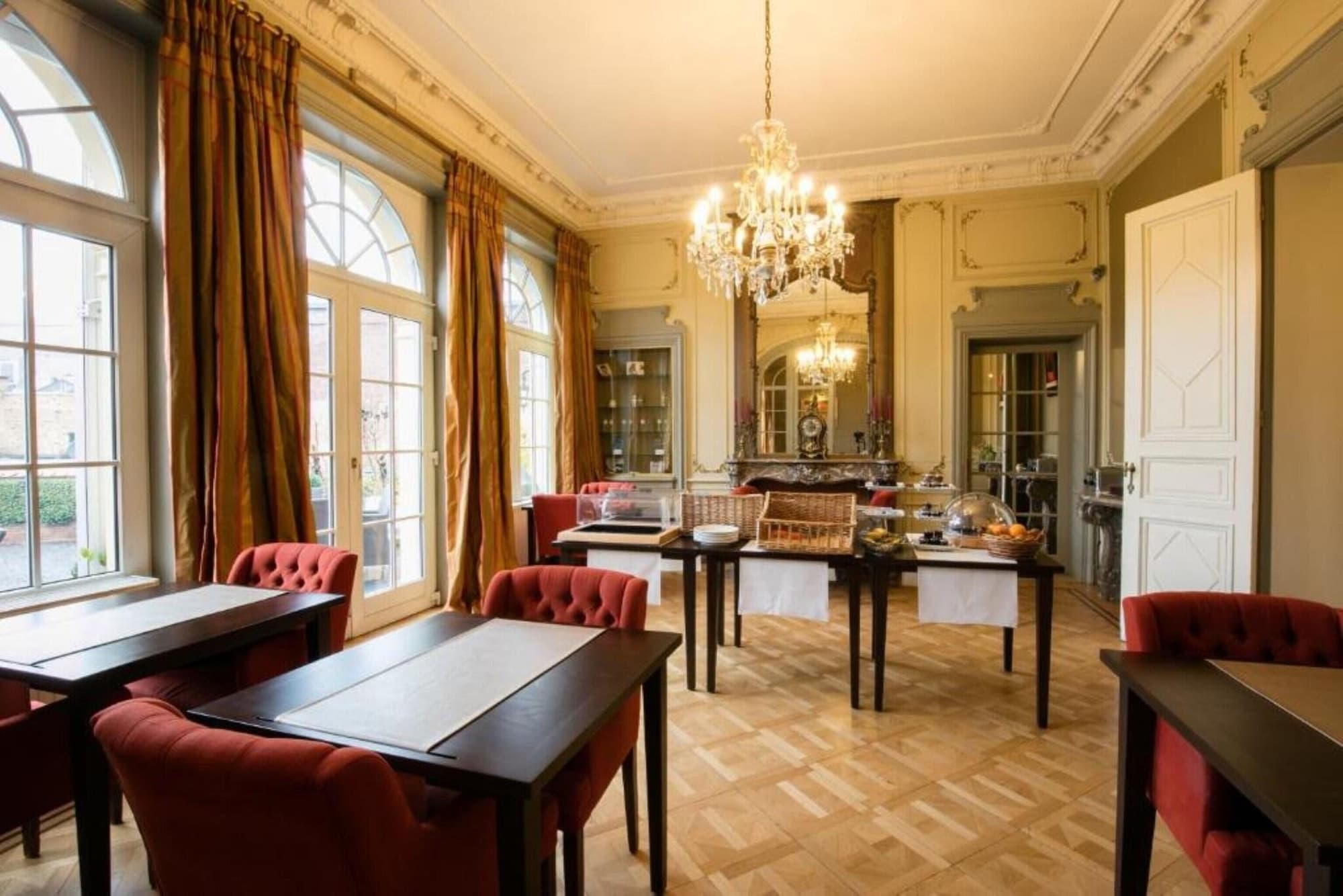 La Villa des Fleurs, Conferences