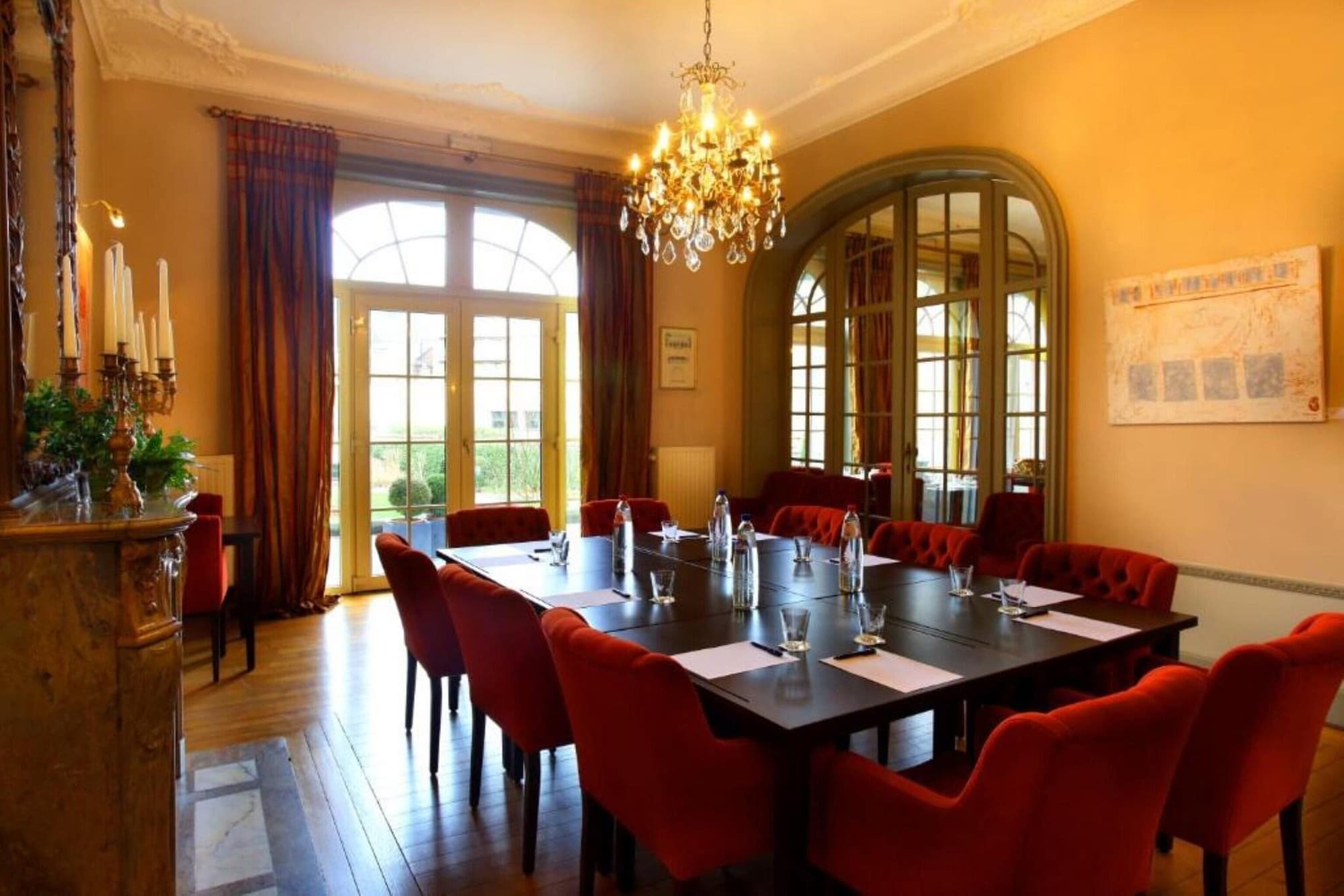 La Villa des Fleurs, Conferences