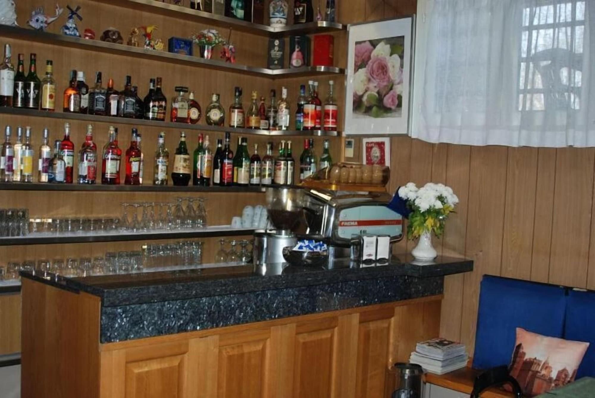 Hotel Tuscolano, Bar