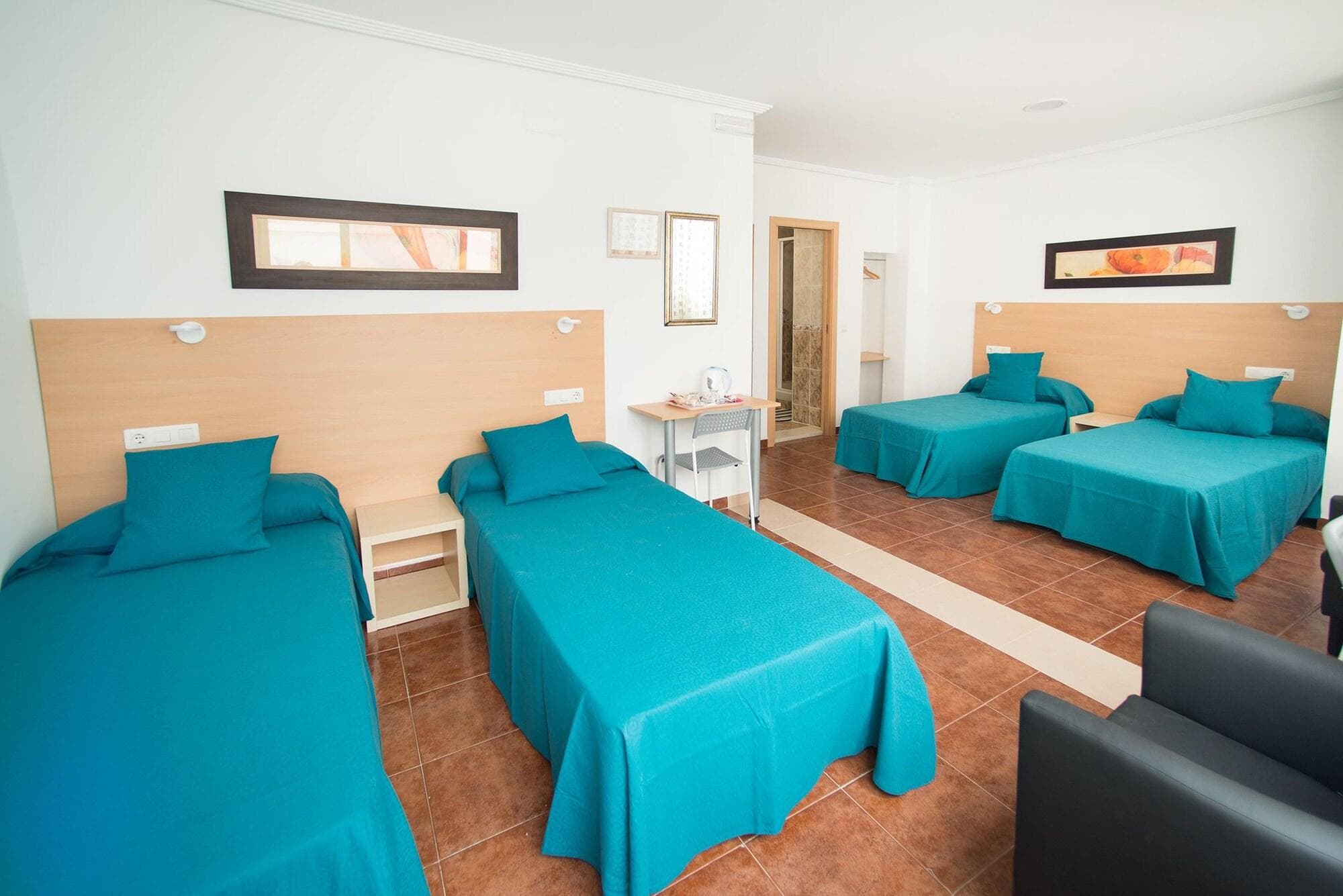 Mitre Paterna Low Cost Rooms, Room