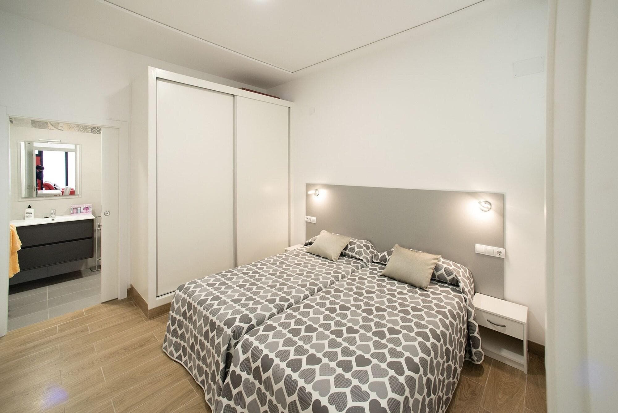 Mitre Paterna Low Cost Rooms, Room