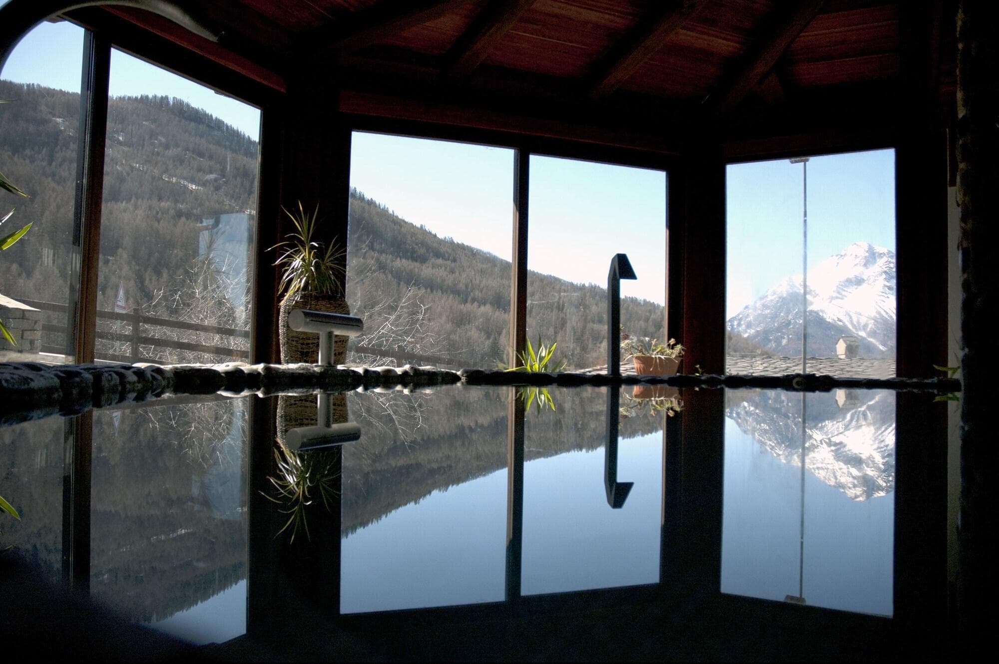 Grand Hotel Besson, Sports and Entertainment