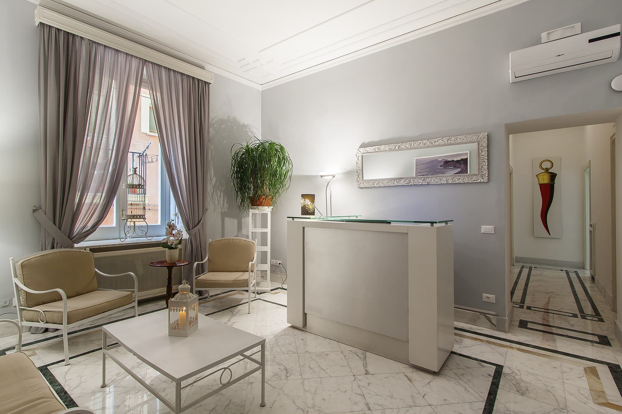 Palazzo Starace, Lobby