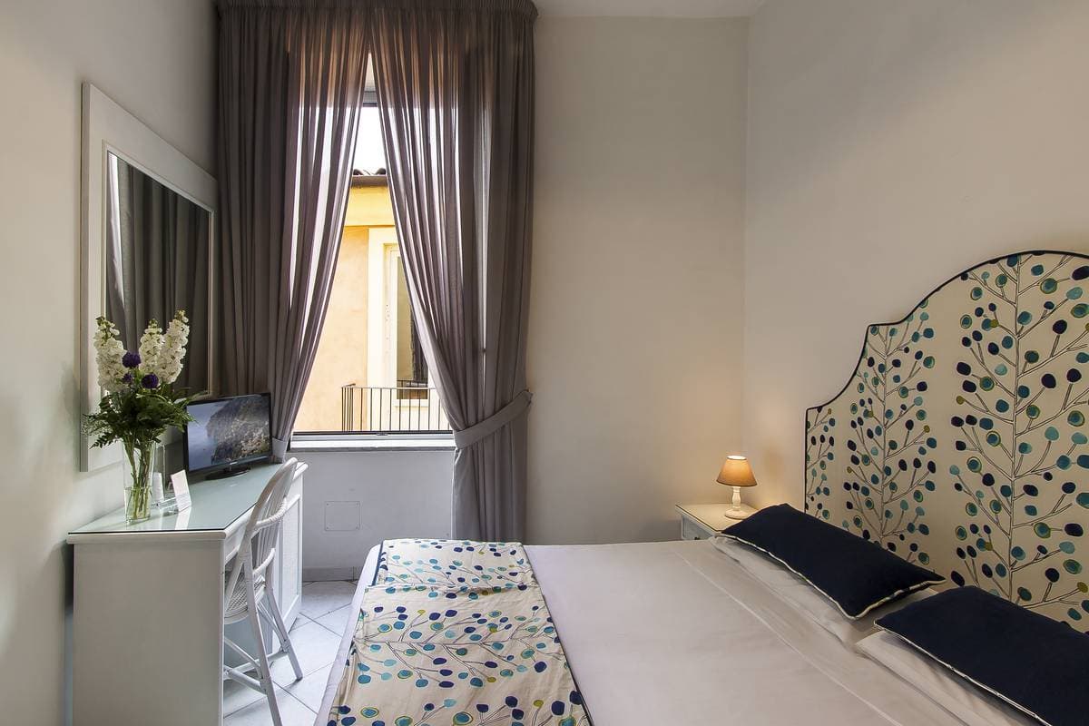 Palazzo Starace, Room