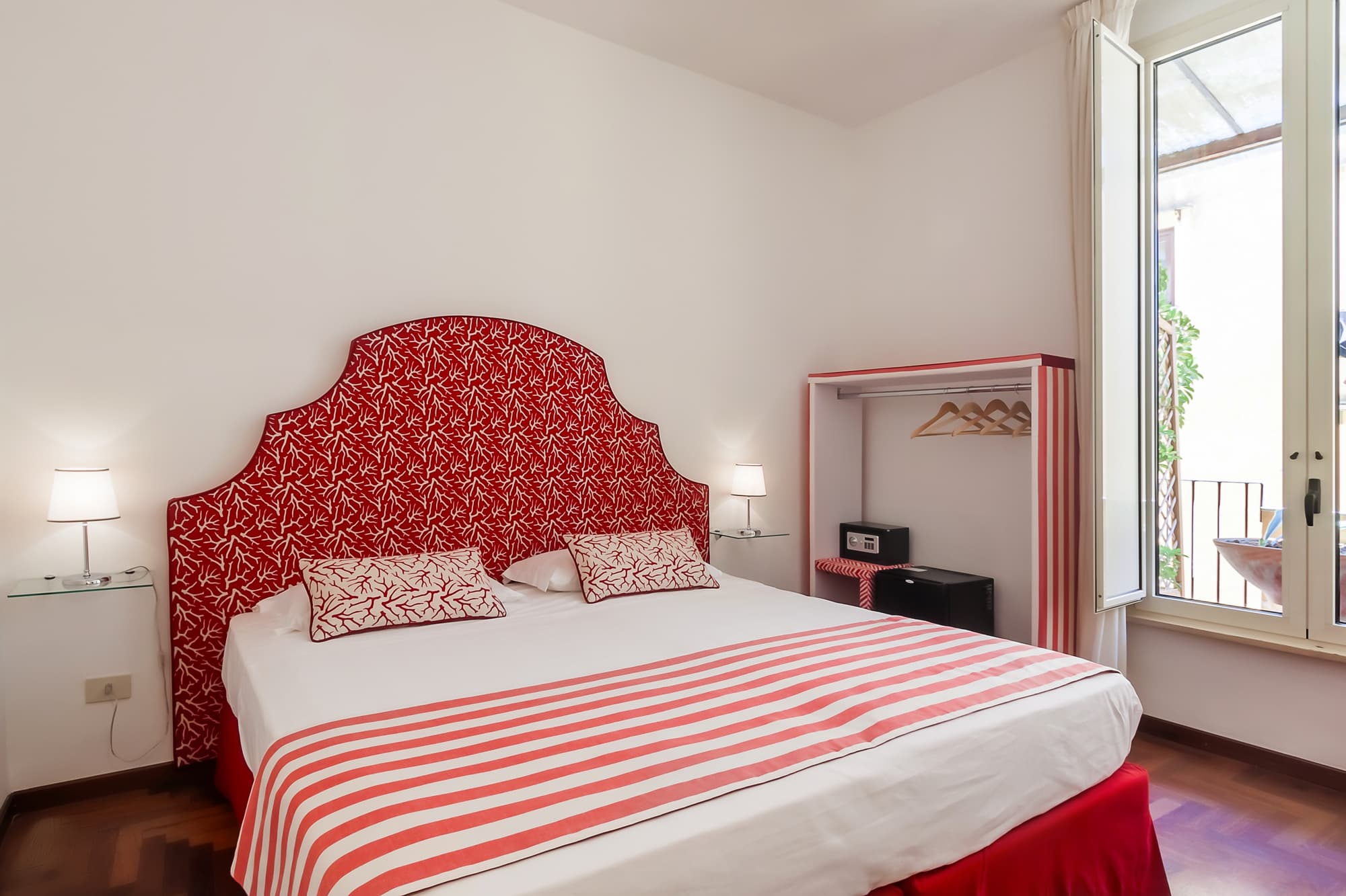 Palazzo Starace, Room