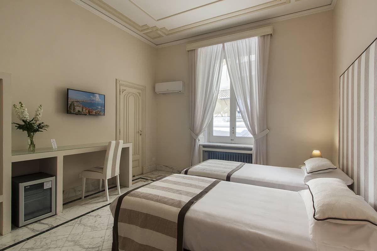 Palazzo Starace, Room