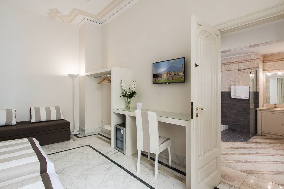 Palazzo Starace, Room