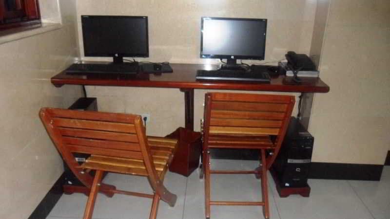 Splendor, Sports and Entertainment