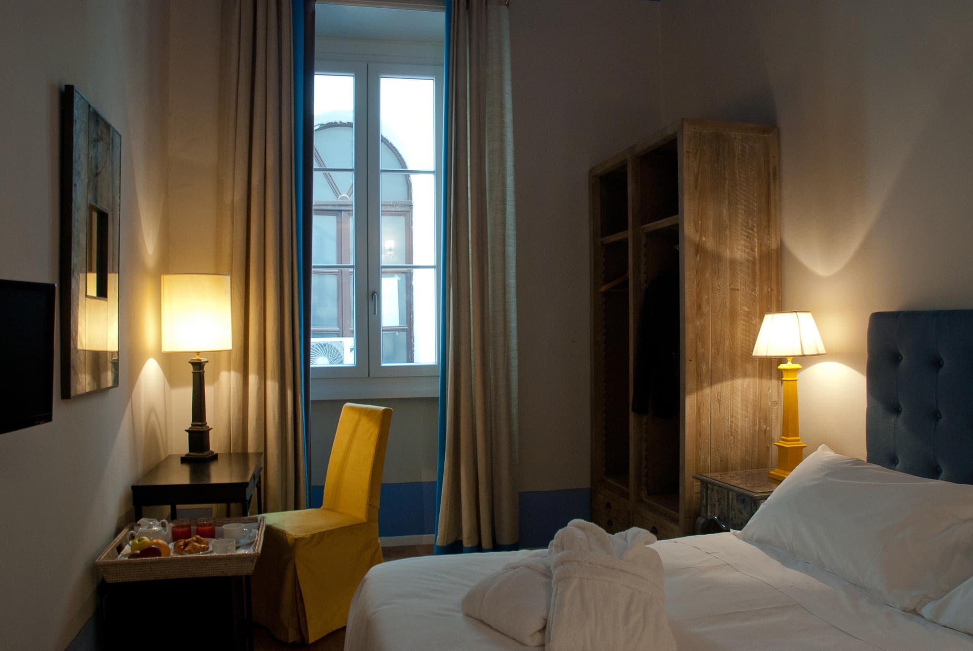 Black 5 Florence Suite, General view