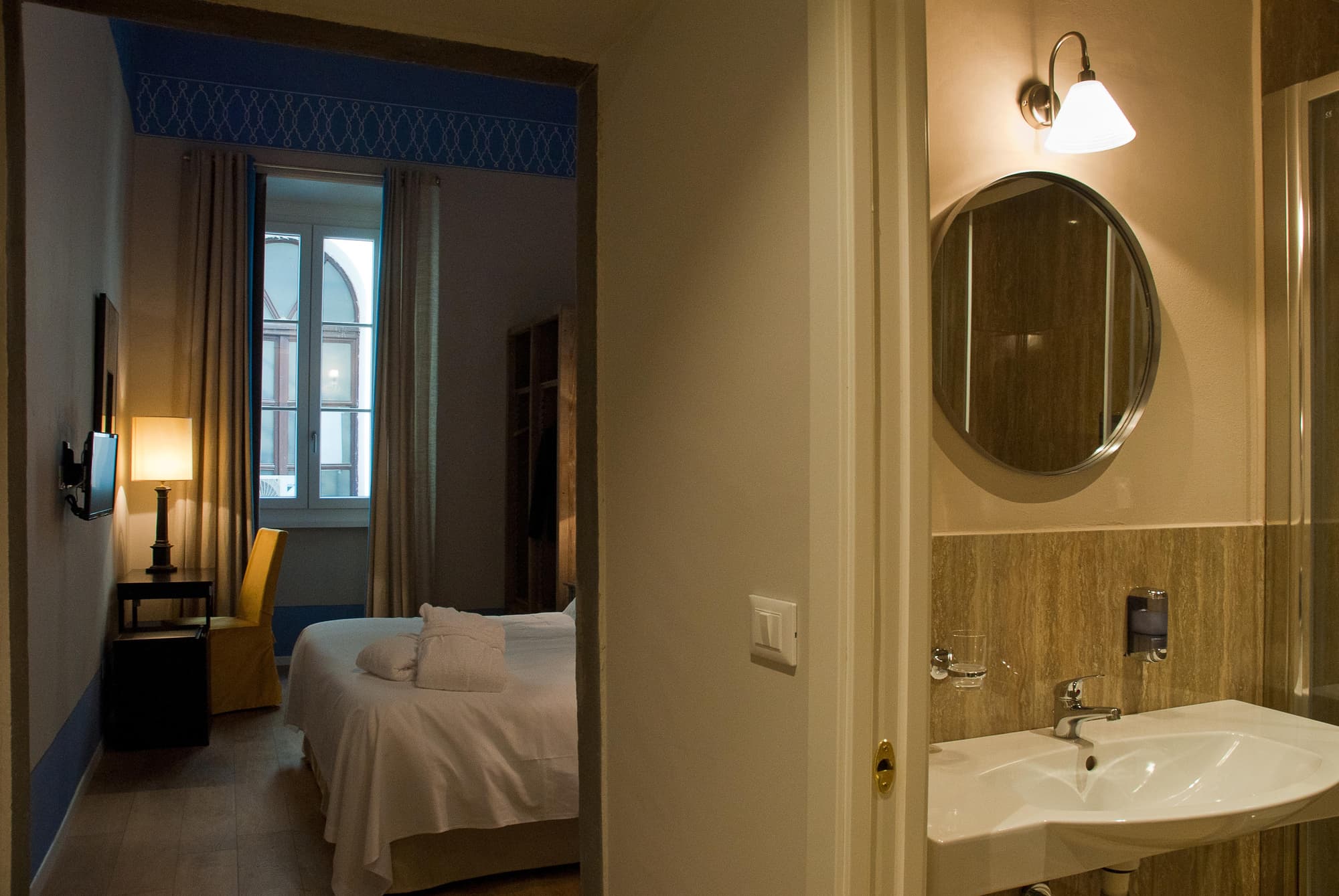 Black 5 Florence Suite, General view