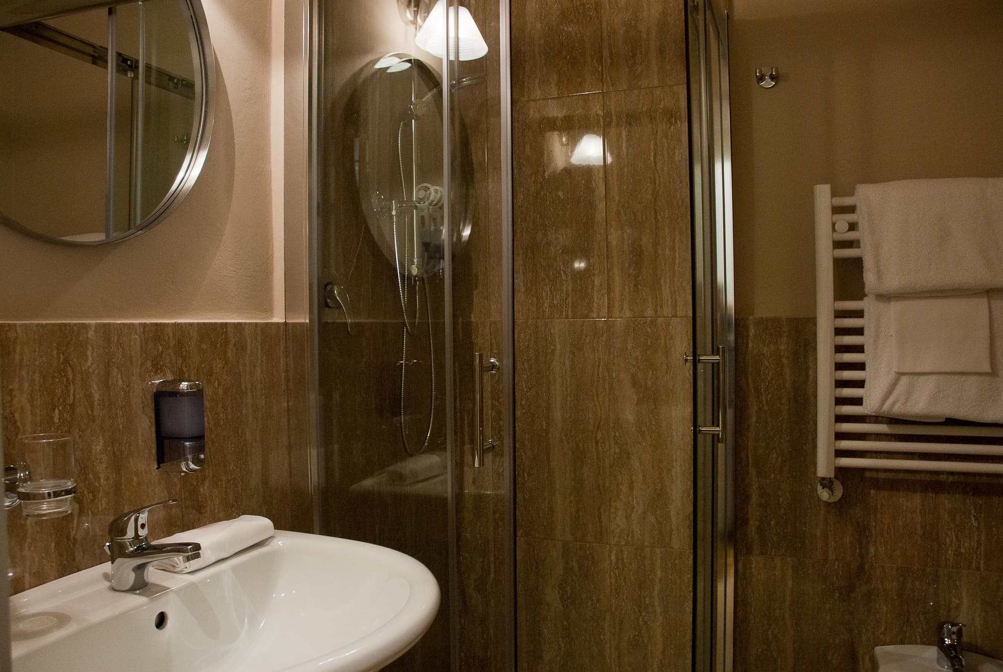 Black 5 Florence Suite, General view