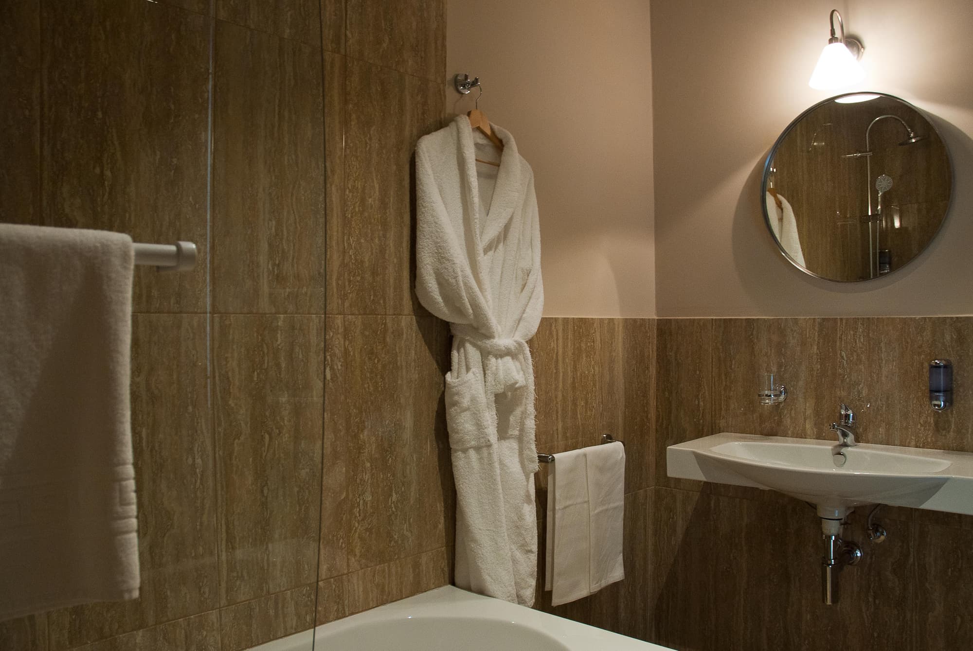 Black 5 Florence Suite, General view