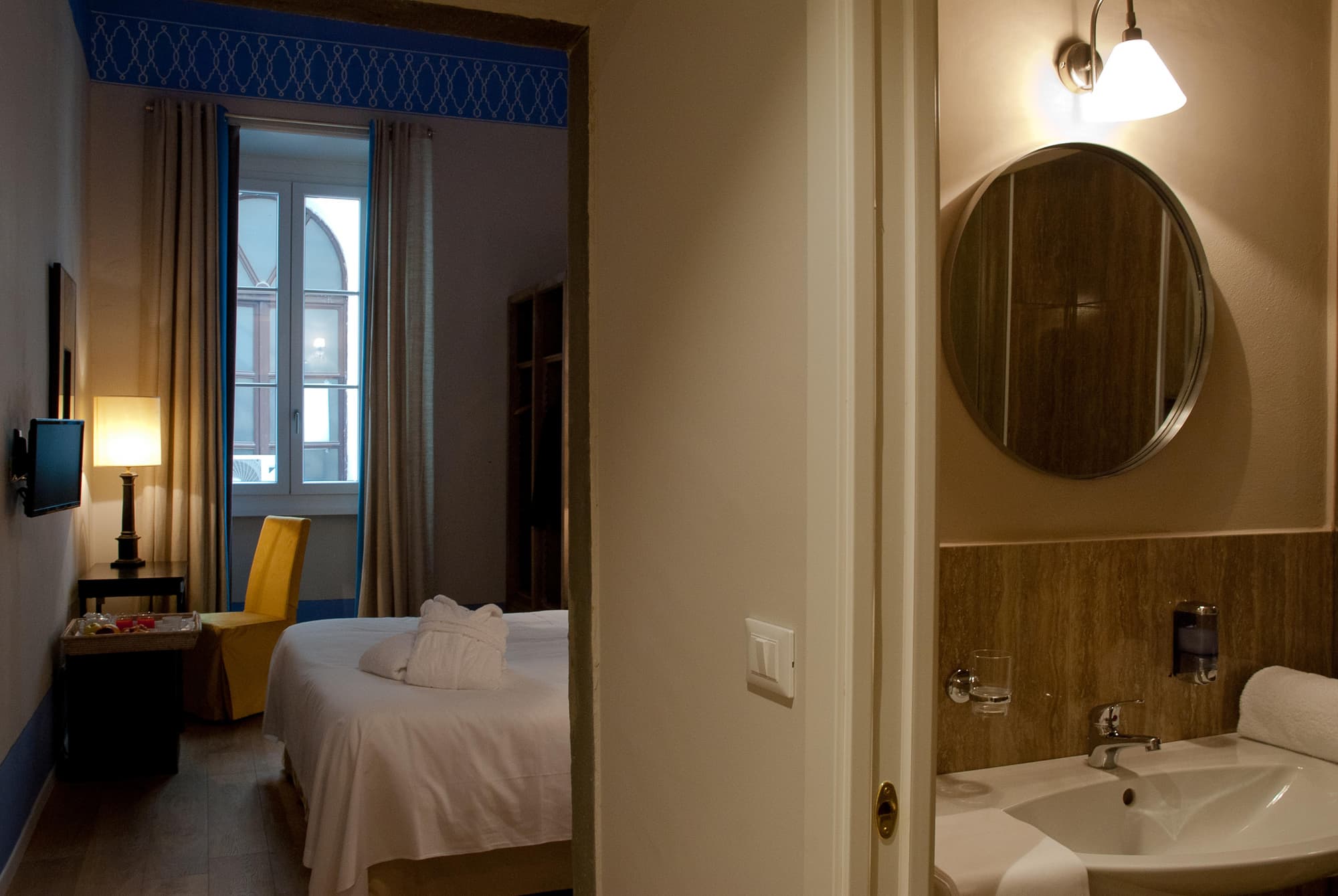 Black 5 Florence Suite, Room