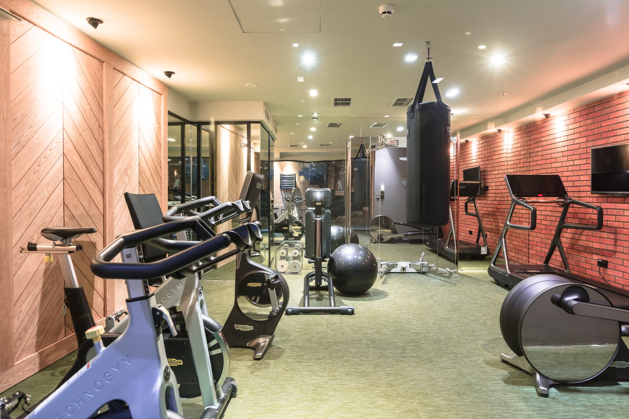 Solun, Sports and Entertainment