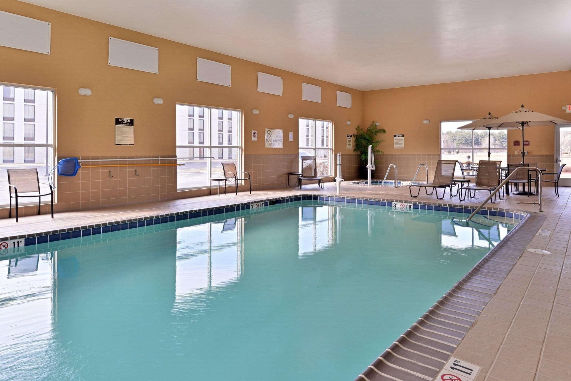 Comfort Suites Urbana Champaign, University Area, Pool