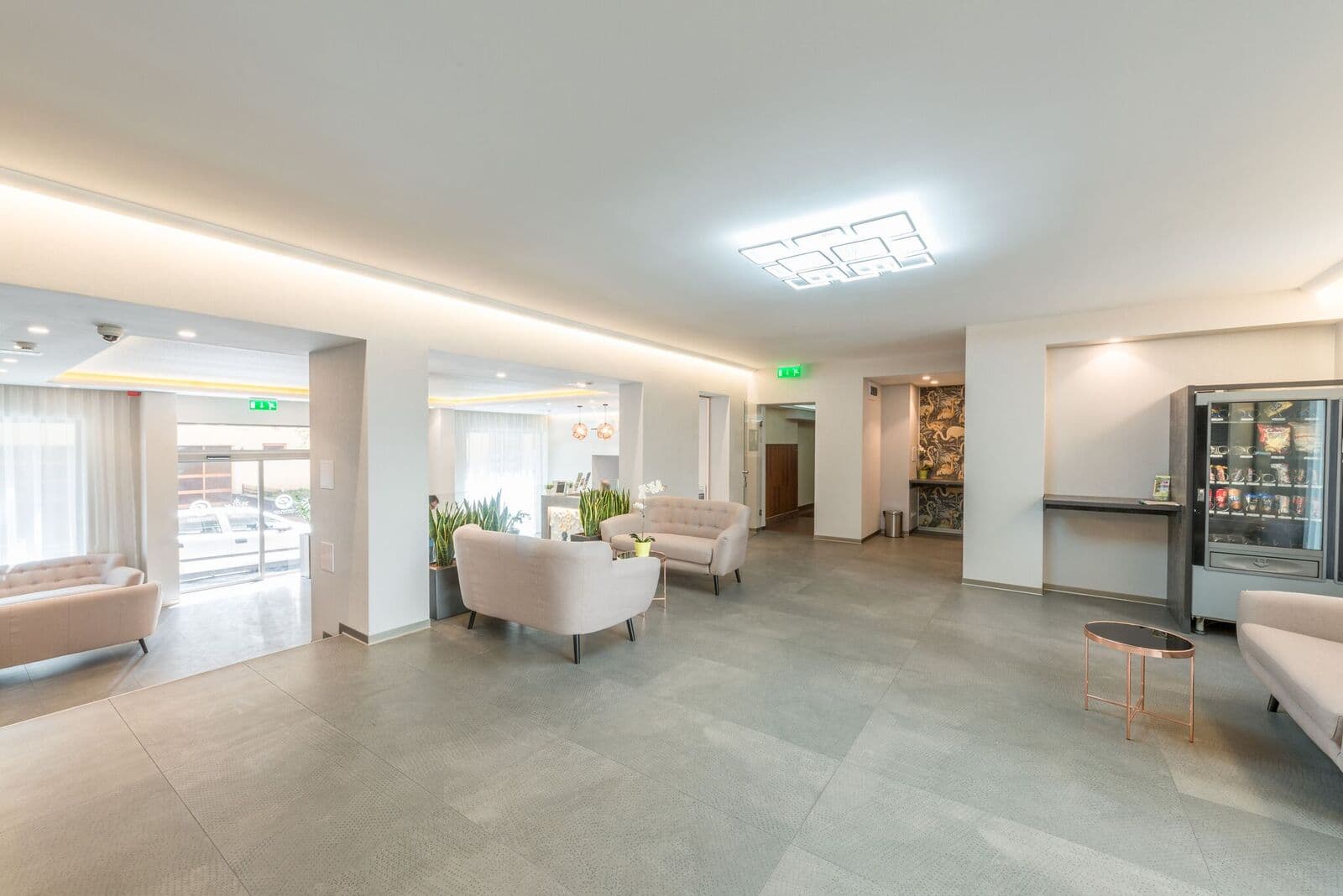 Corvin Plaza Apartments & Suites, Lobby