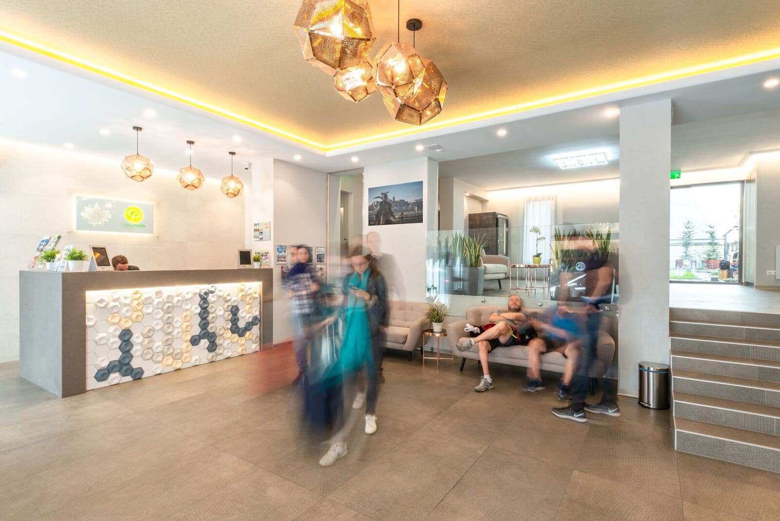 Corvin Plaza Apartments & Suites, Lobby