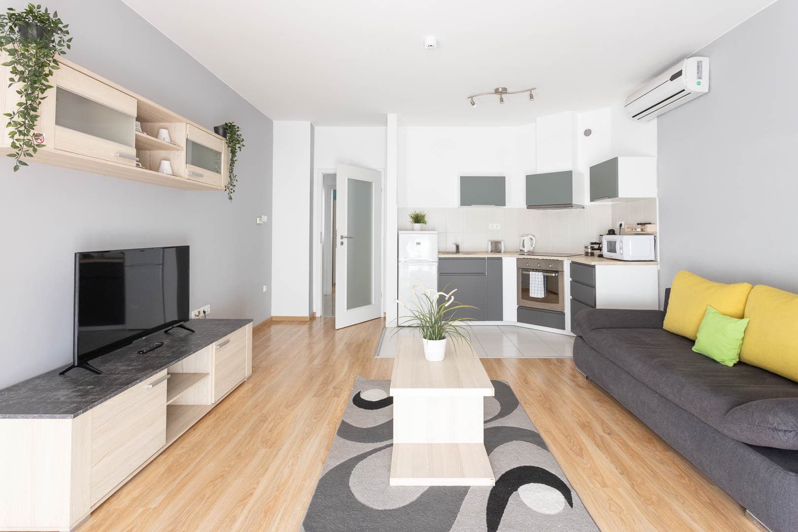 Corvin Plaza Apartments & Suites, Room