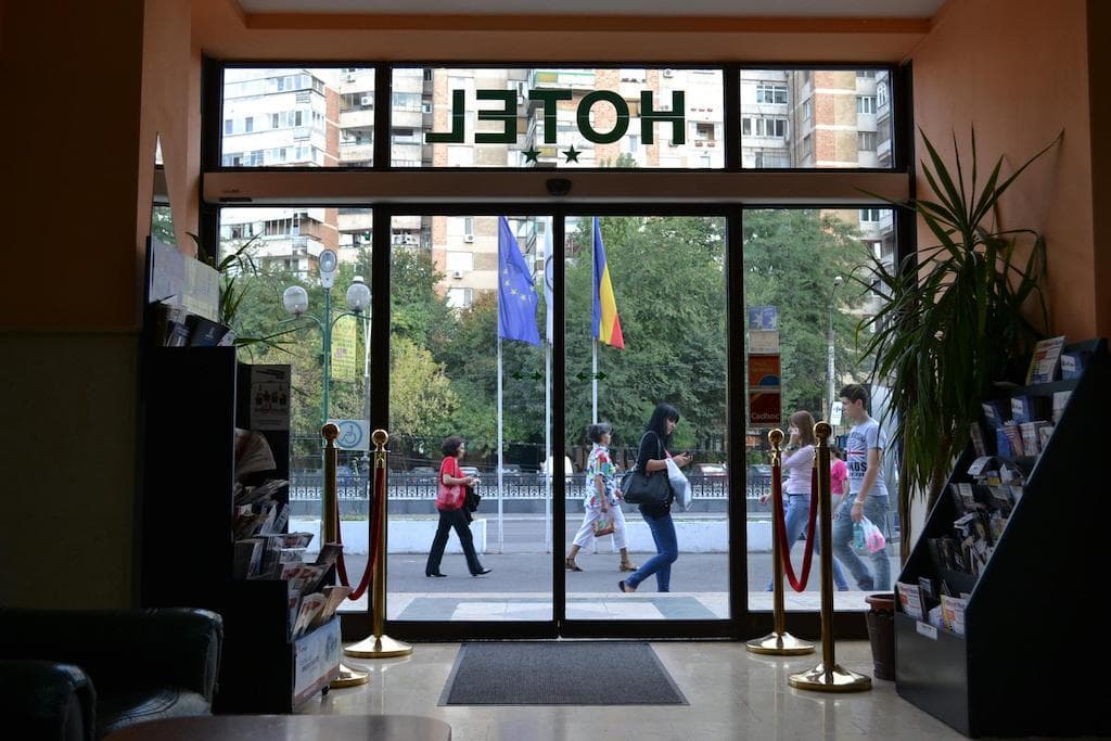 Sir Lujerului, Lobby