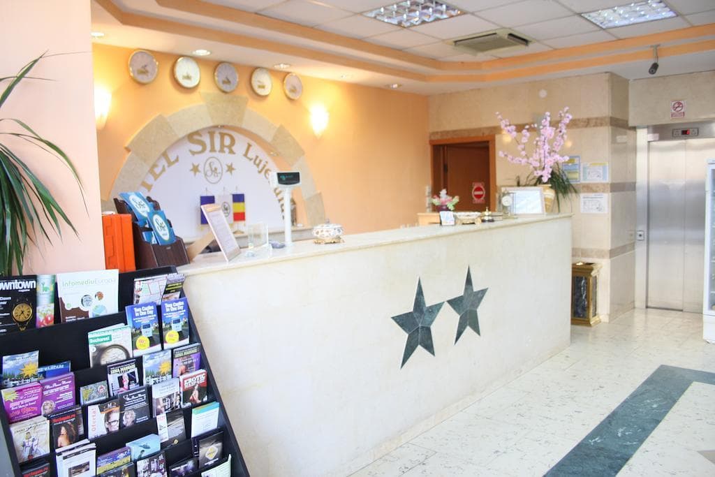 Sir Lujerului, Lobby