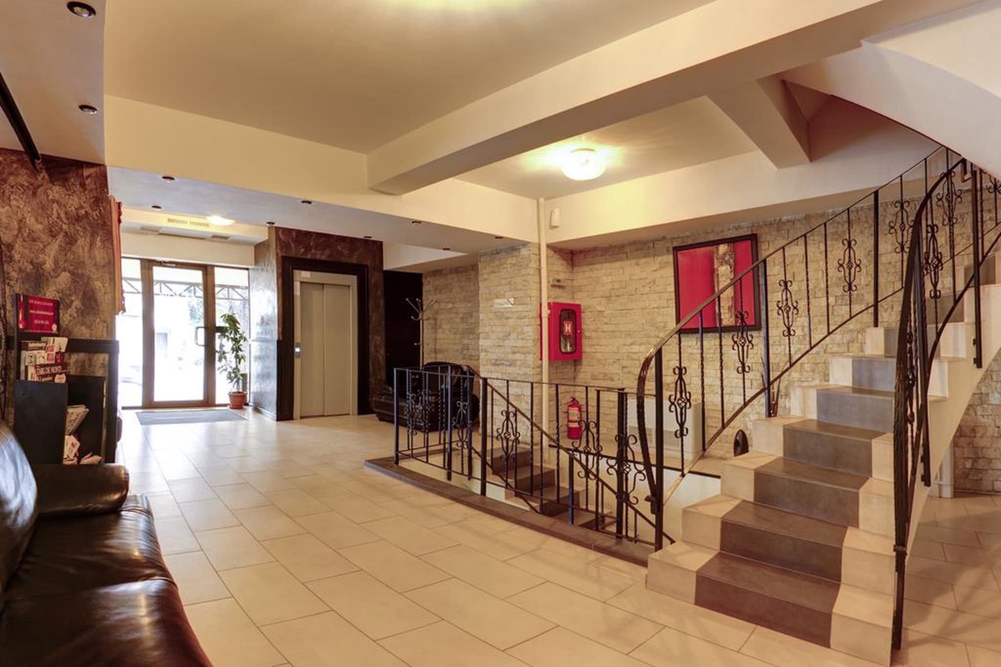 Avis Hotel By WS Hotel Group, Lobby