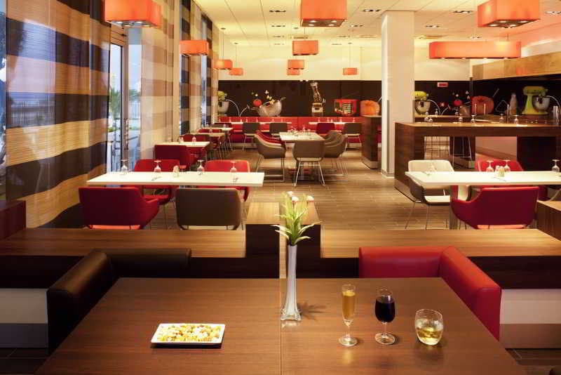 Ibis Bata, Restaurant