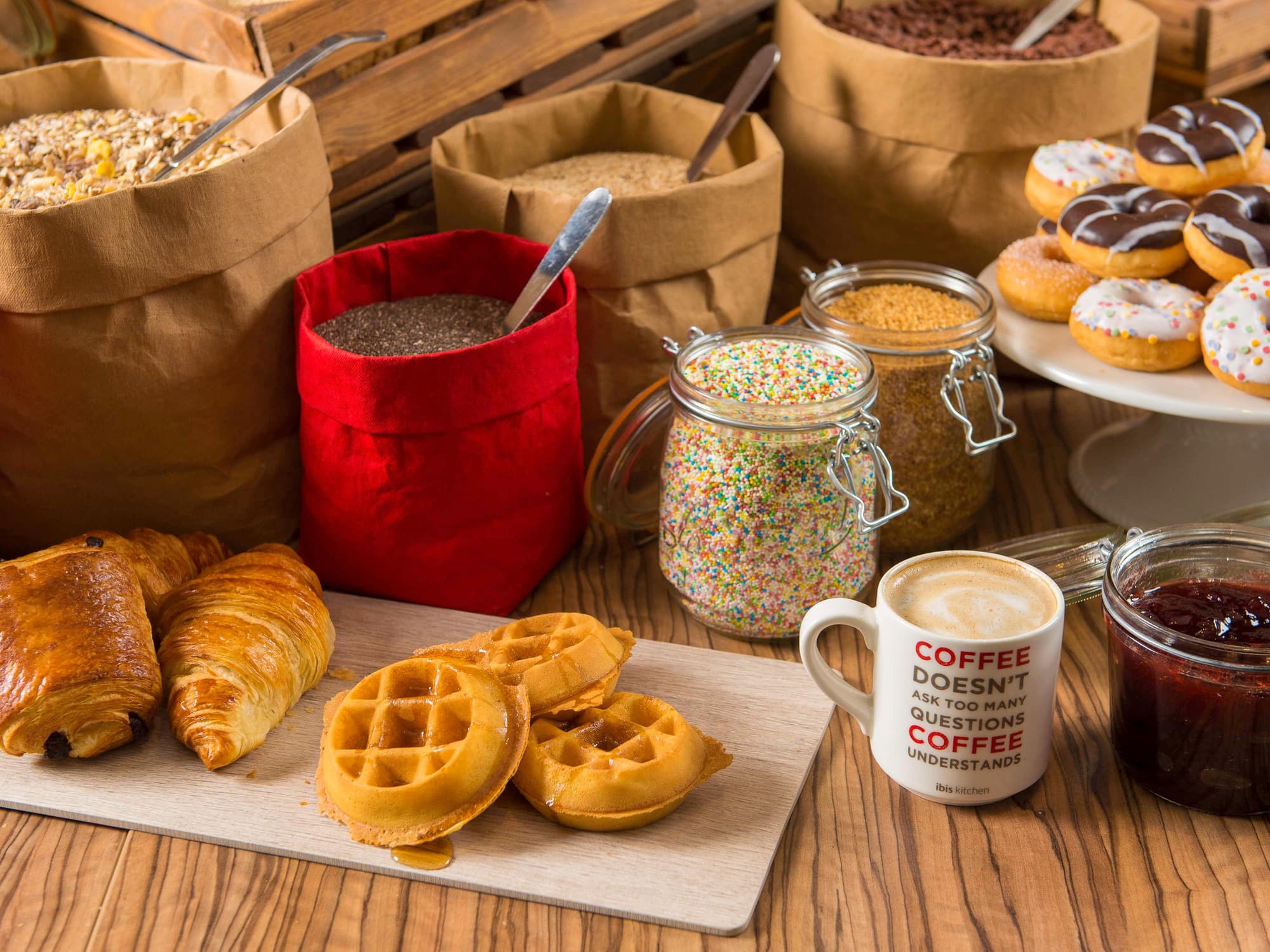 Ibis Bata, Restaurant