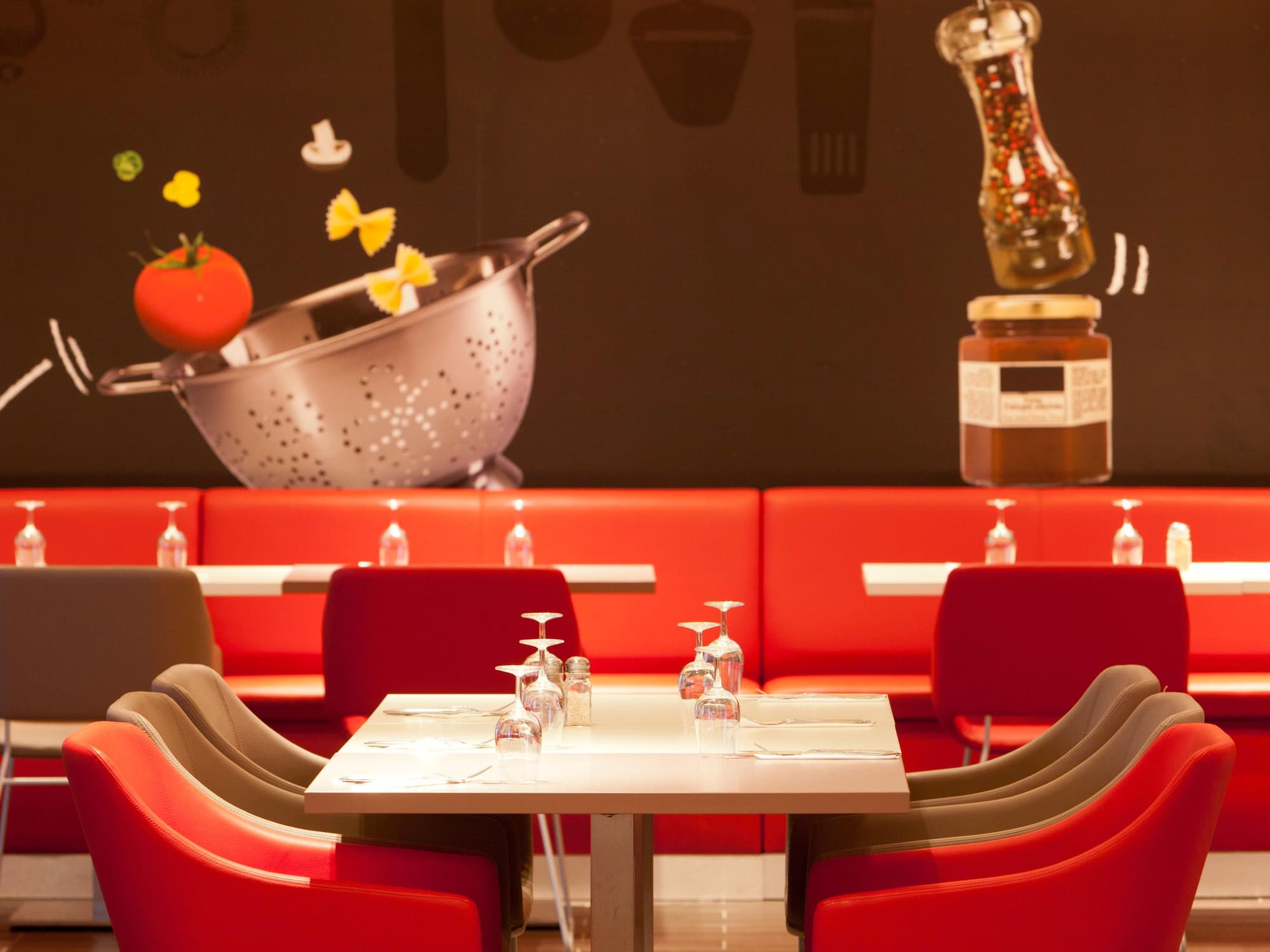 Ibis Bata, Restaurant