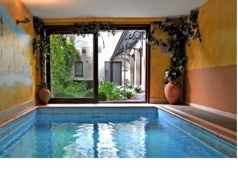 Flanders Hotel, General view