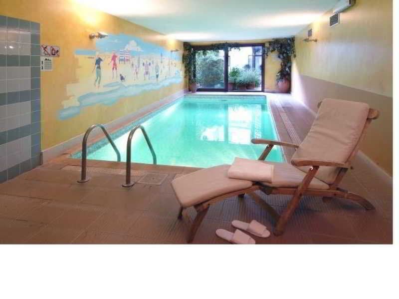 Flanders Hotel, General view