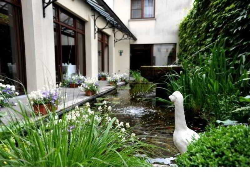 Flanders Hotel, General view