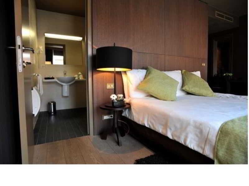 Flanders Hotel, General view