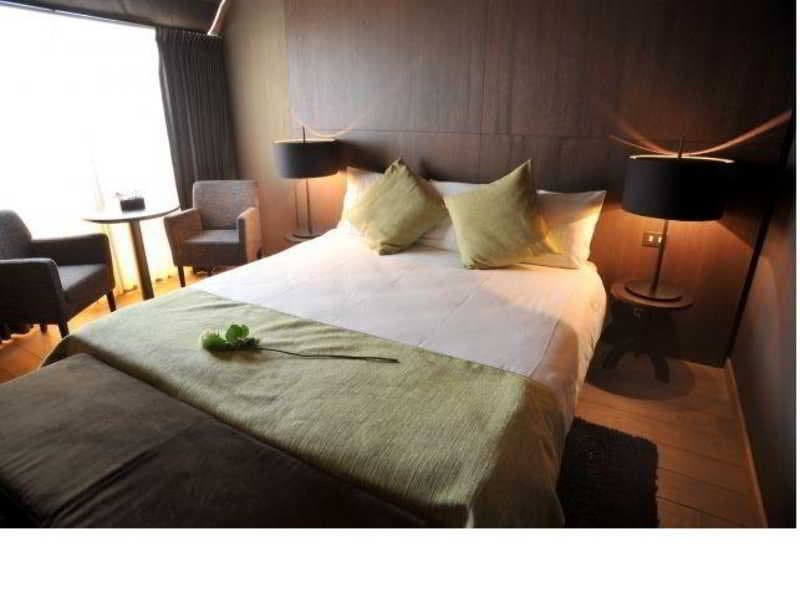 Flanders Hotel, General view