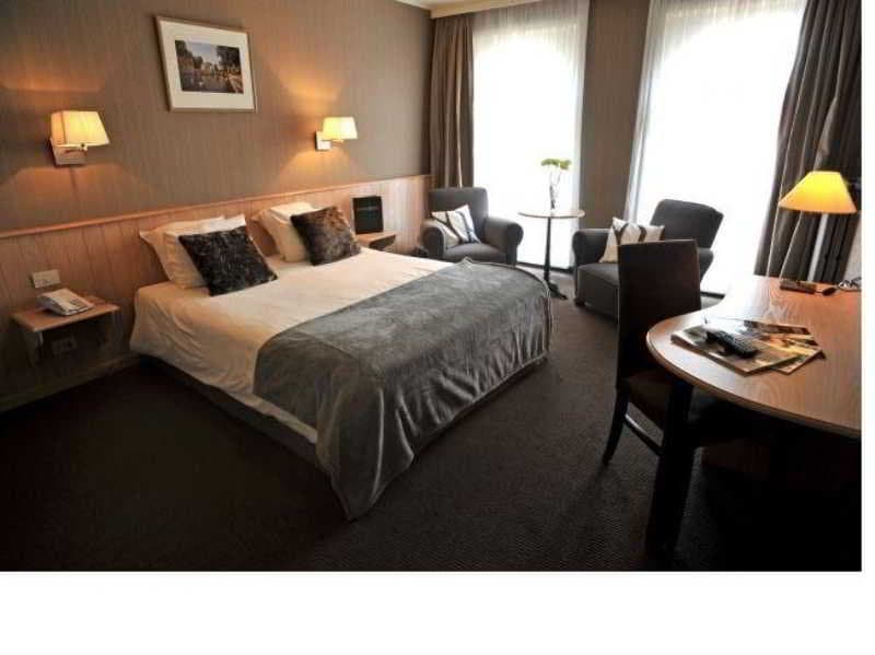 Flanders Hotel, General view