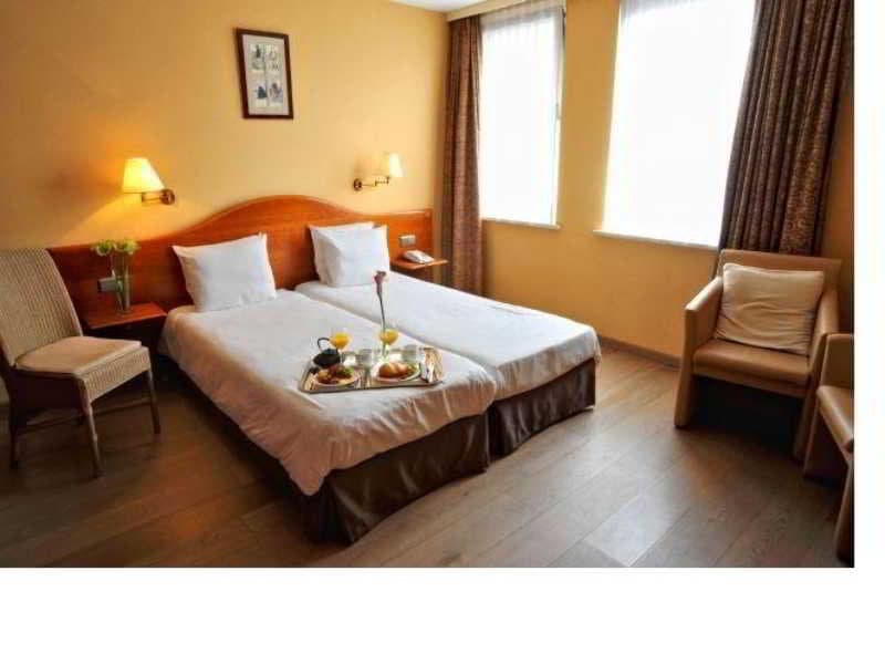 Flanders Hotel, General view