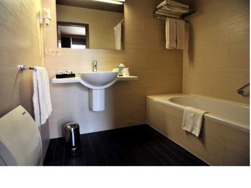 Flanders Hotel, General view