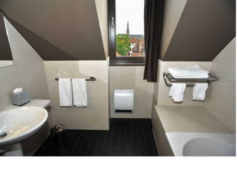 Flanders Hotel, General view