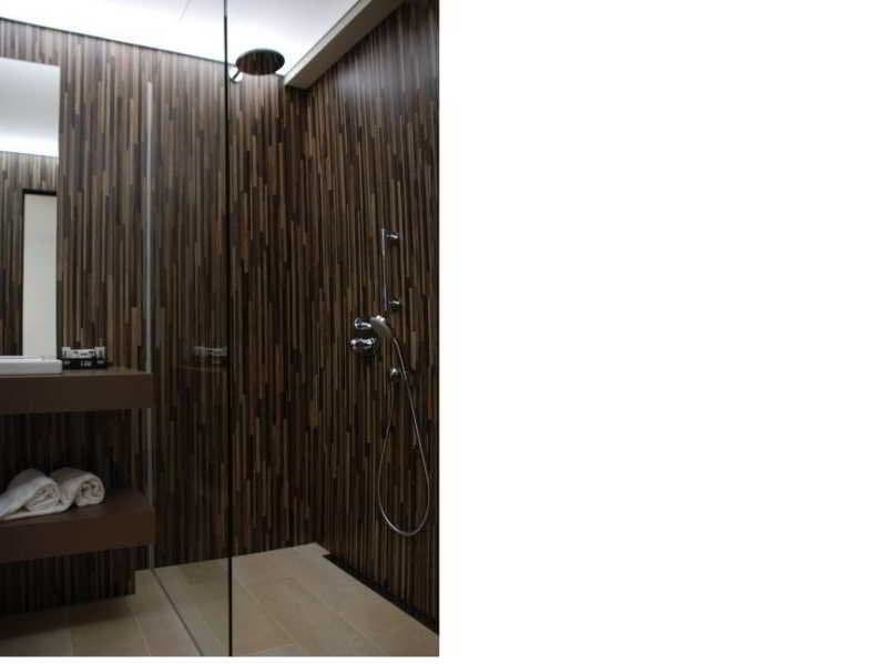 Flanders Hotel, General view