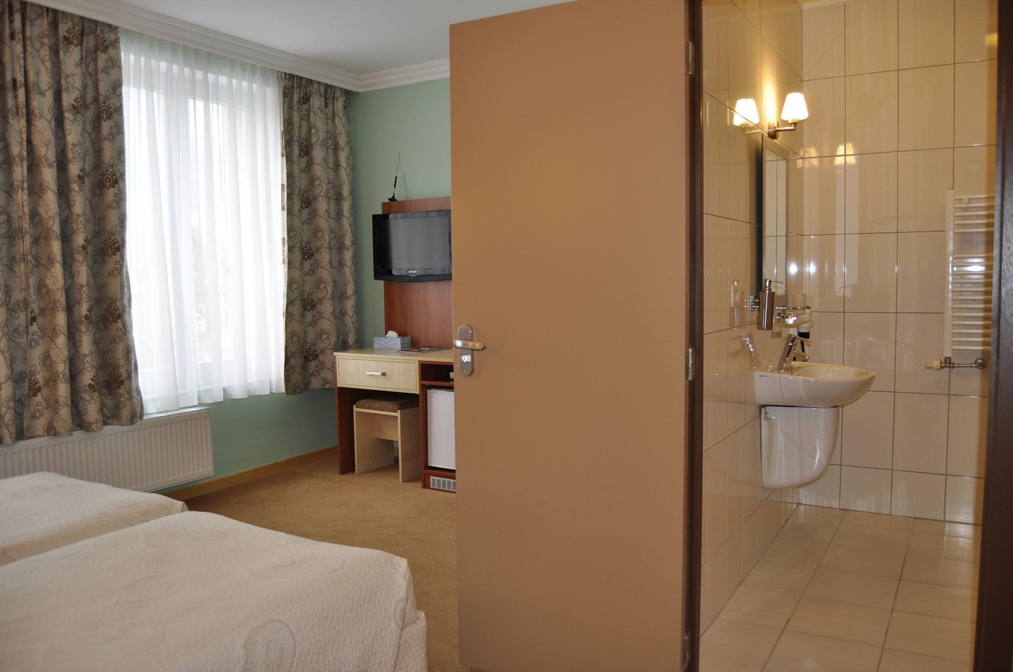 Hotel Prestige, General view