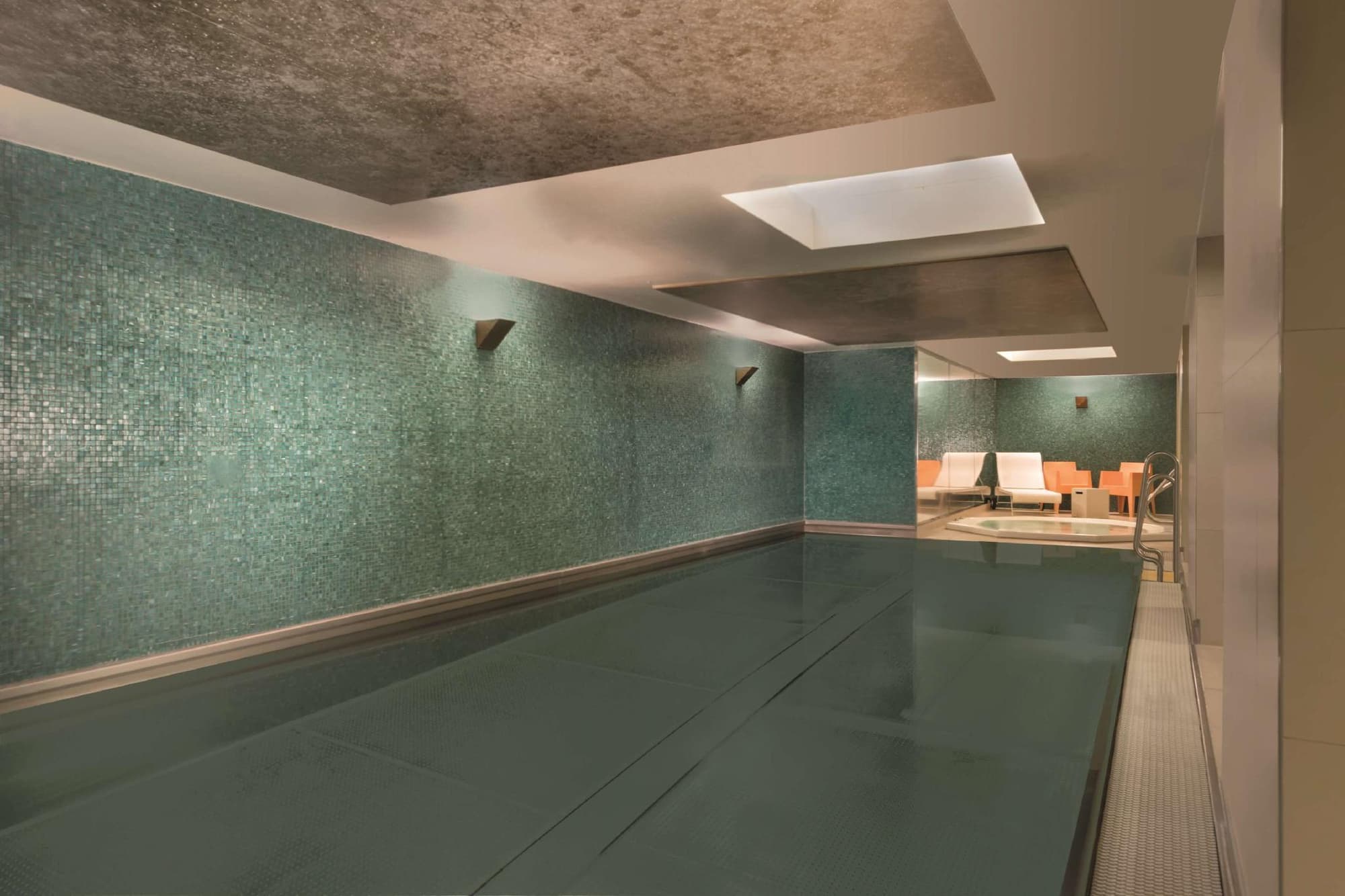 Adina Apartment Hotel Berlin Checkpoint Charlie, Pool