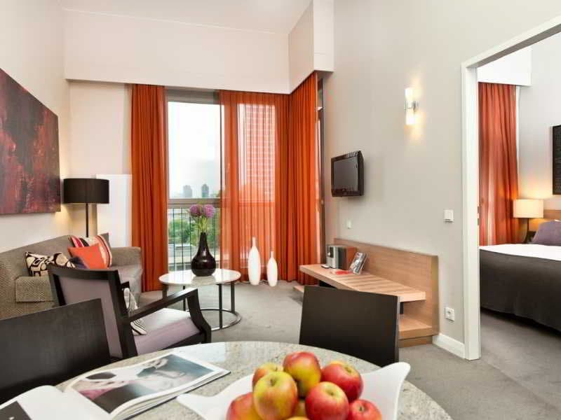 Adina Apartment Hotel Berlin Checkpoint Charlie, Room