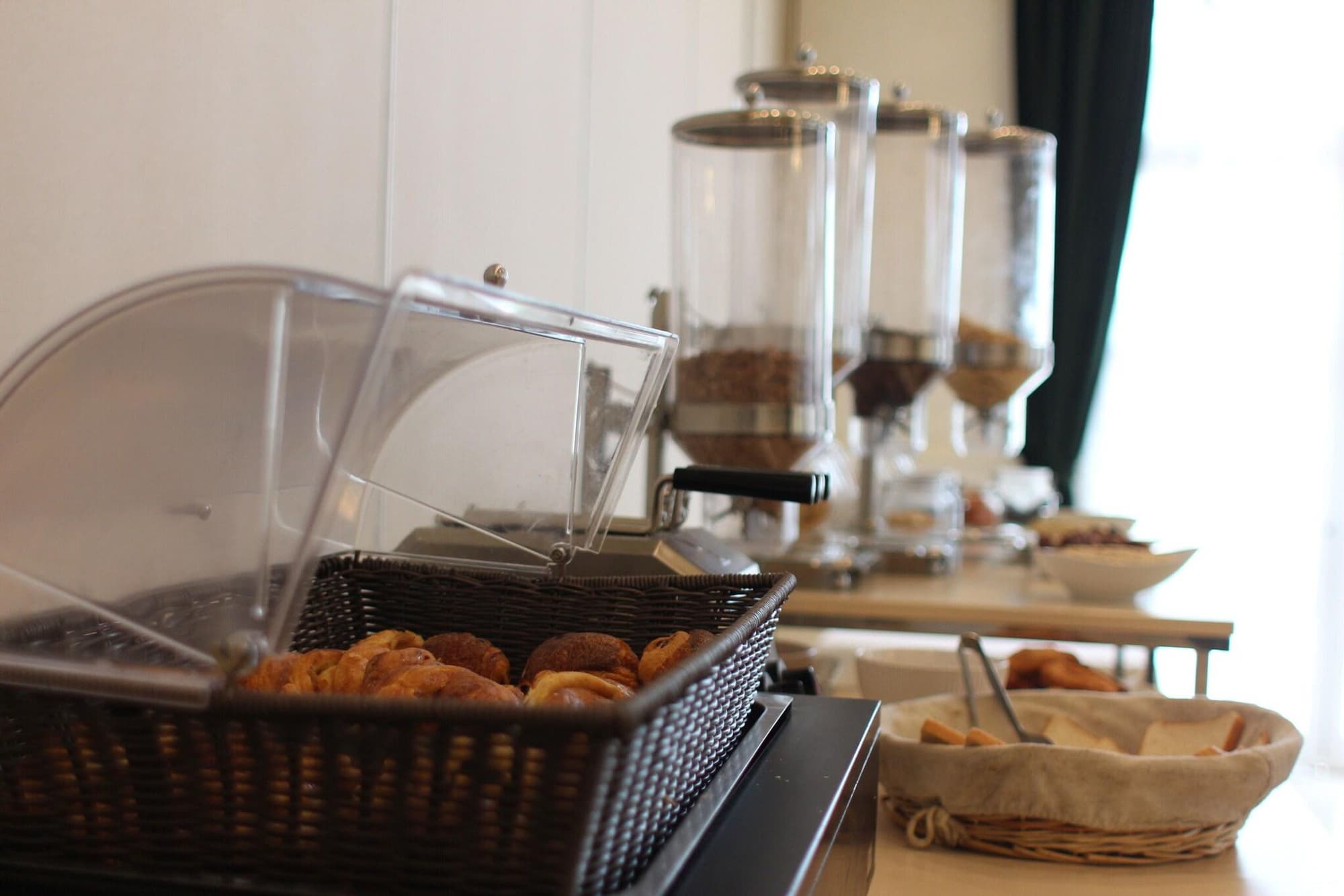 Acropole Tunis, Restaurant