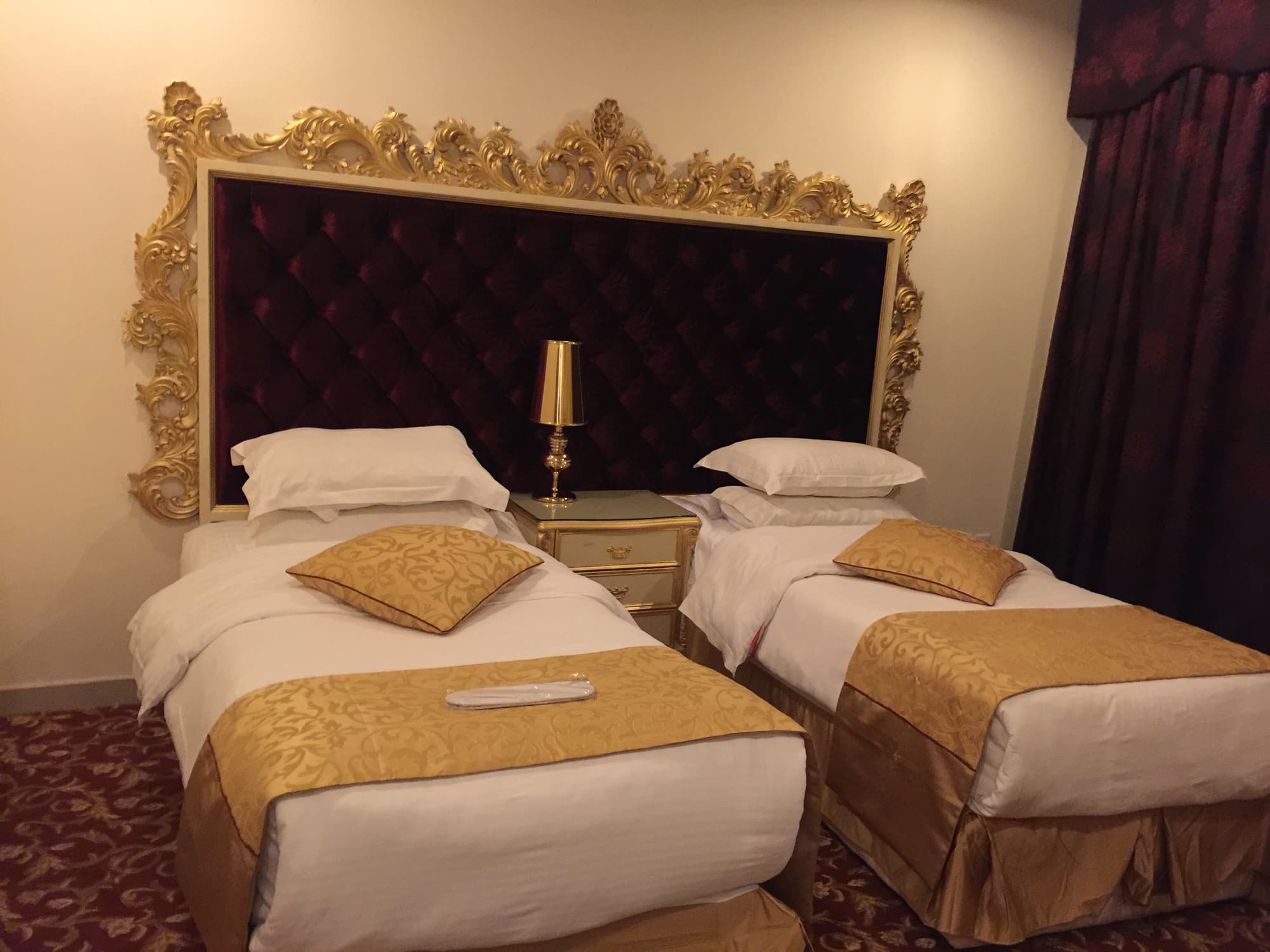 Rose Garden Hotel, Room