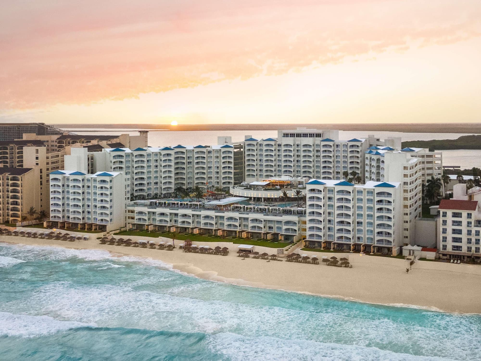 Hilton Cancun Mar Caribe All-Inclusive Resort, General view