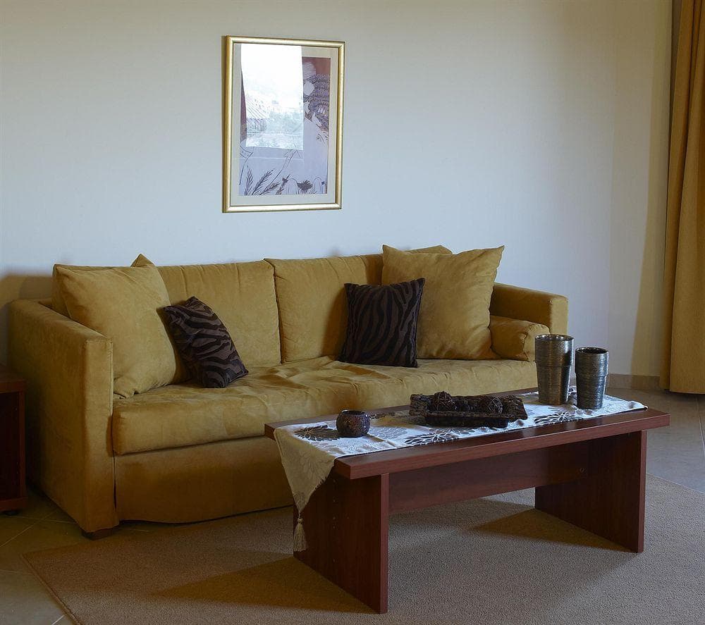 Parnis Palace Hotel, General view