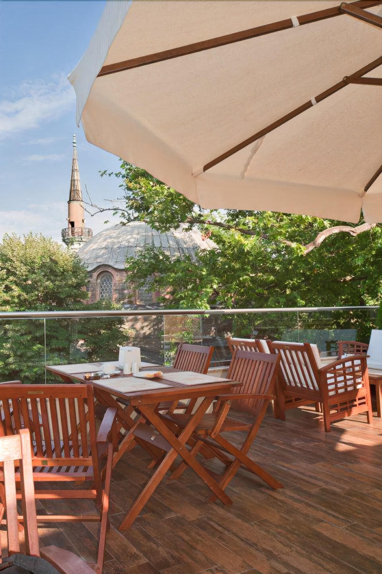 The Empress Theodora Hotel, Restaurant