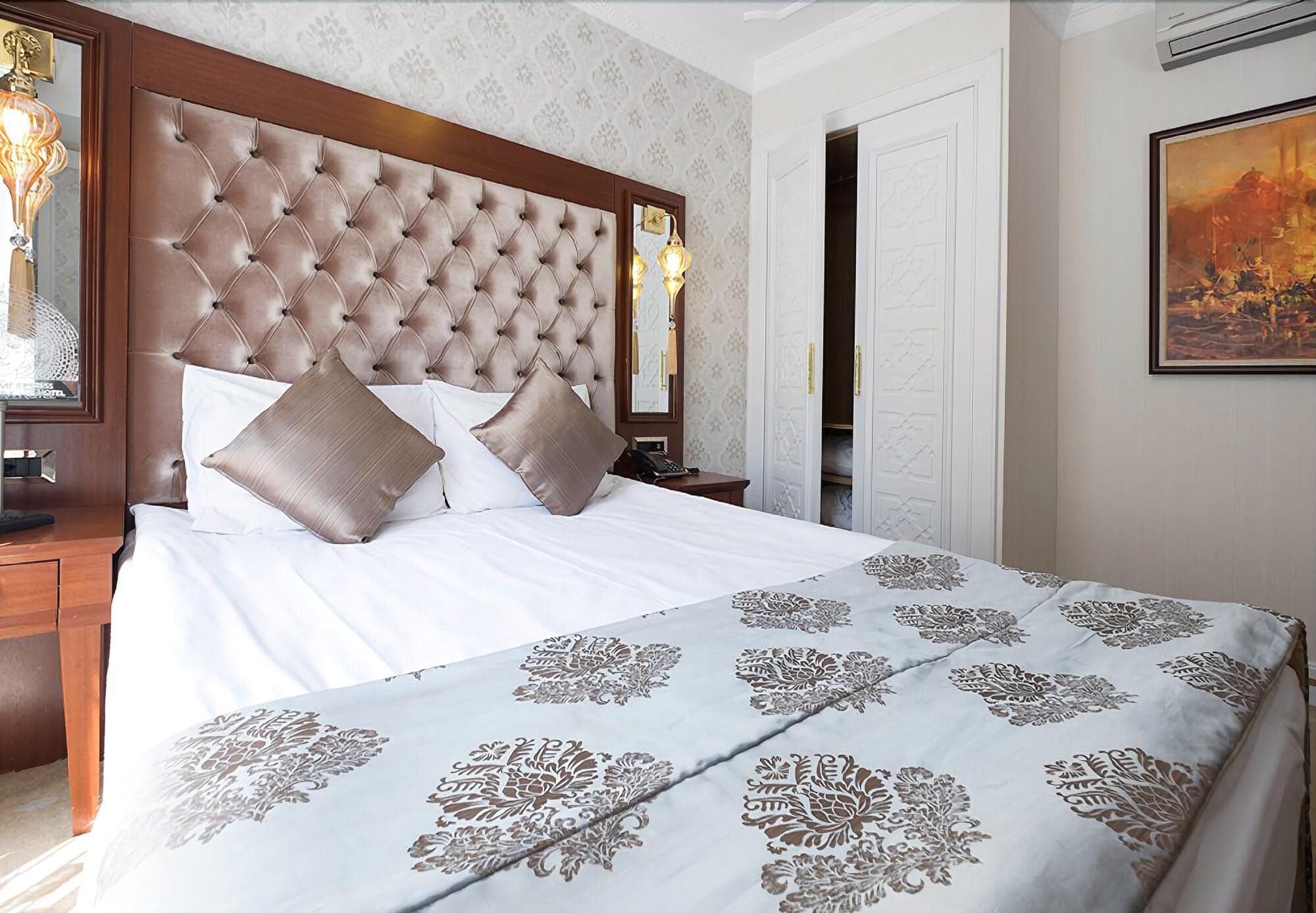 The Empress Theodora Hotel, Room