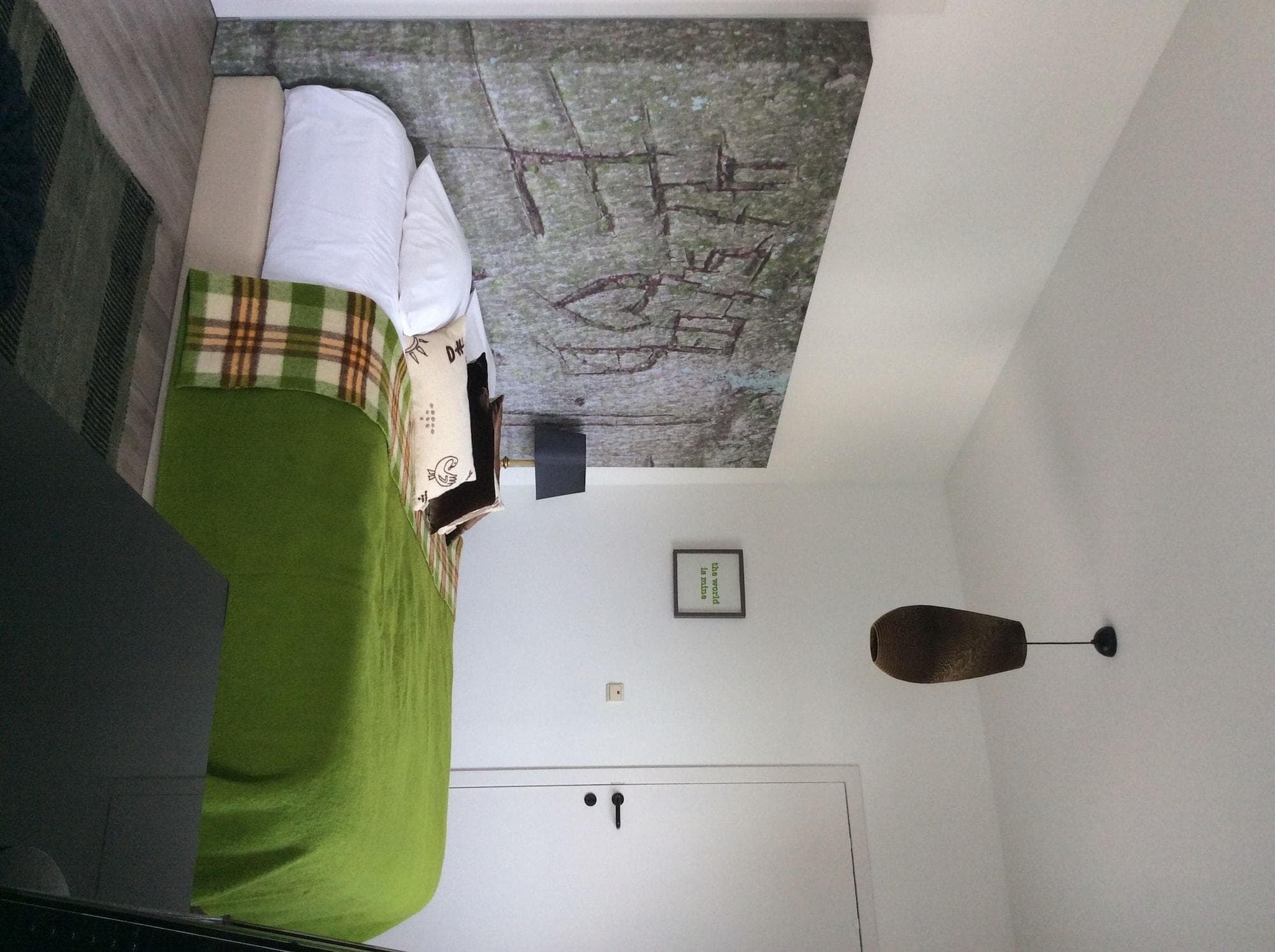 The Soul Antwerp, Room