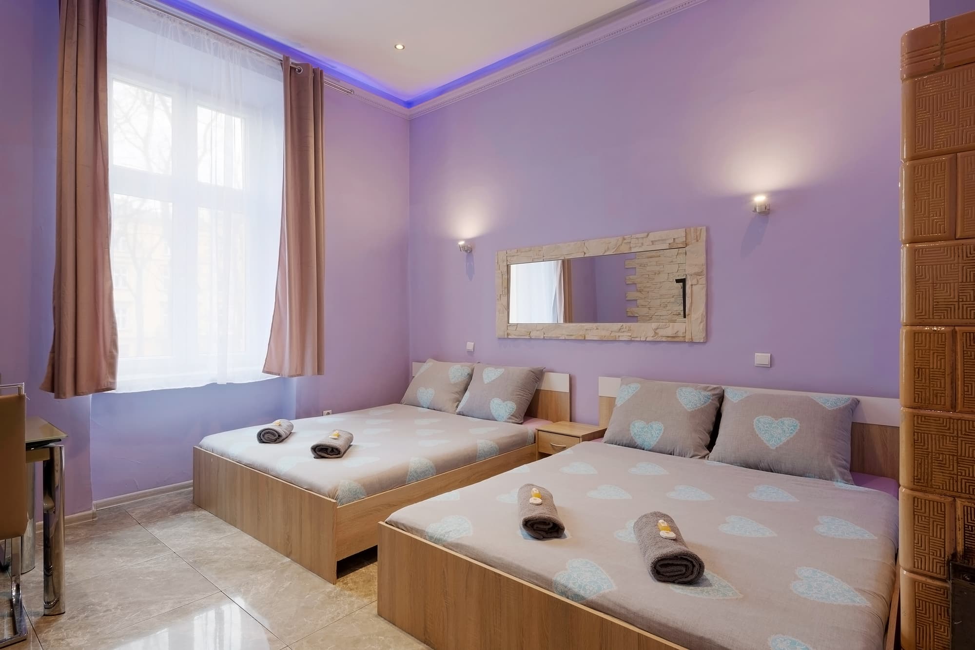 Queen Apartments, Room