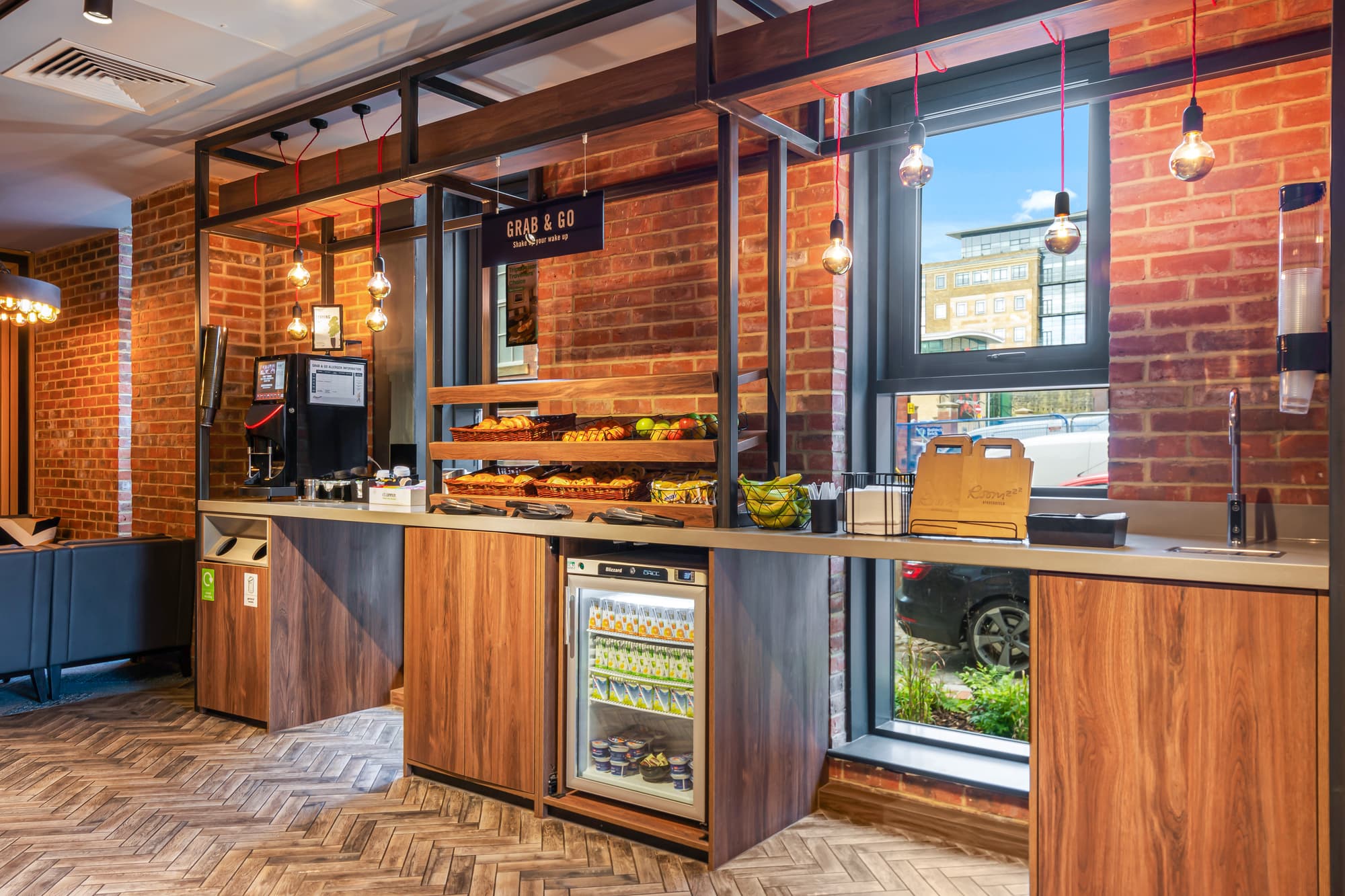 Roomzzz Newcastle City, Lobby